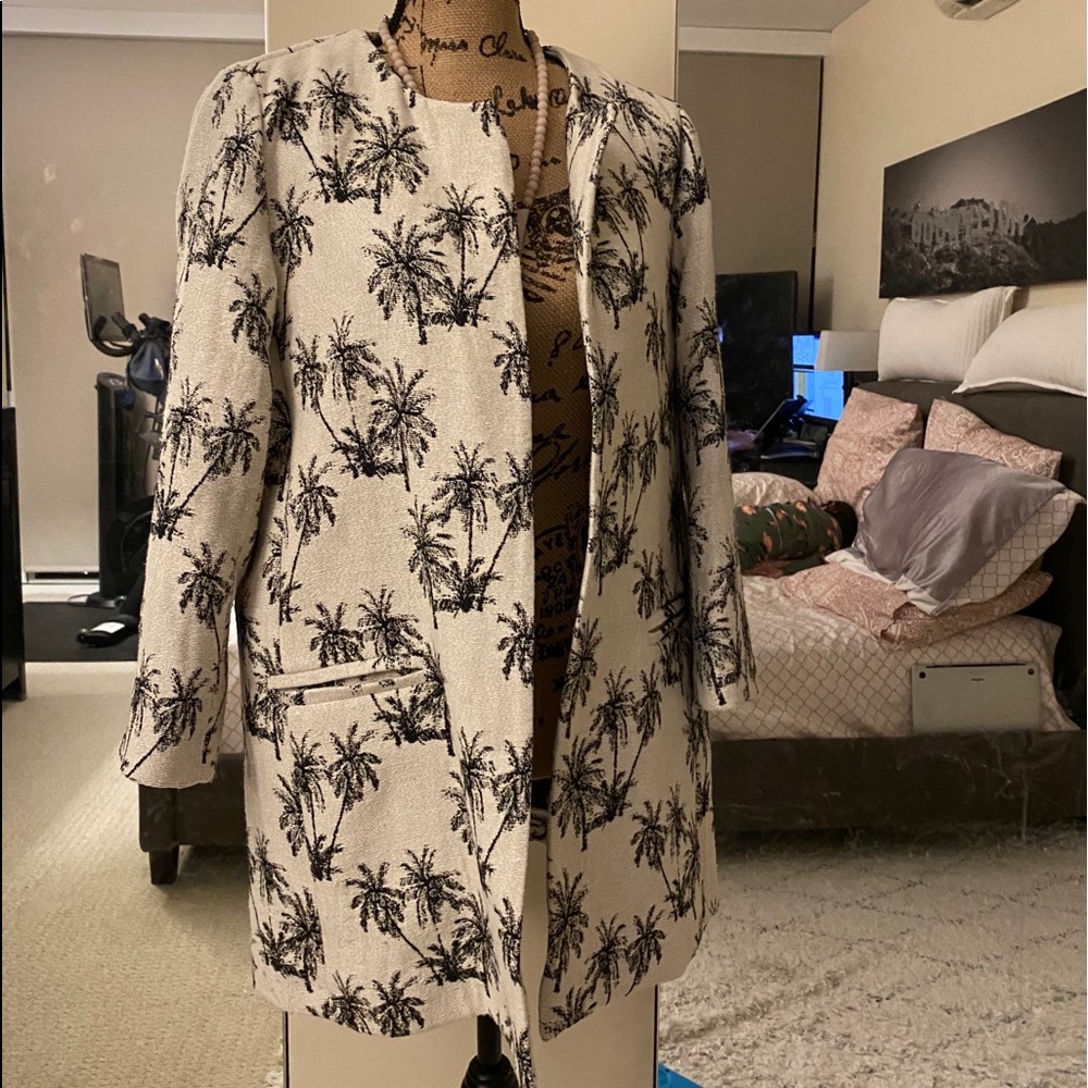 Like New Zara Basic Jacket - Xl - image 4